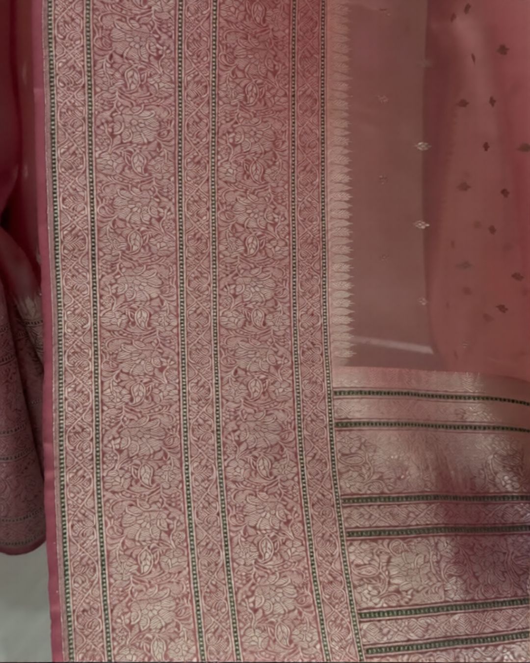 Iktara Kora Saree
