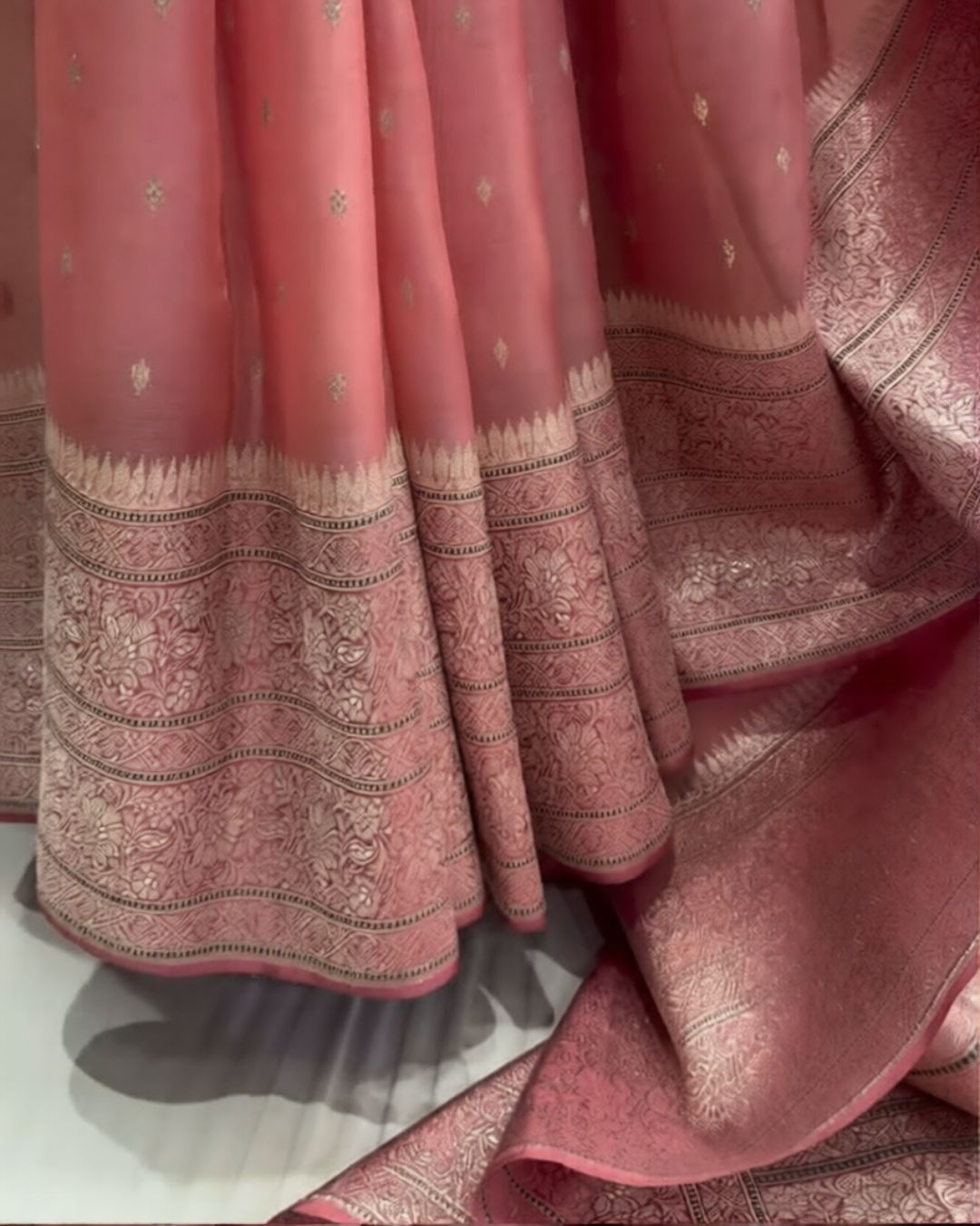Iktara Kora Saree